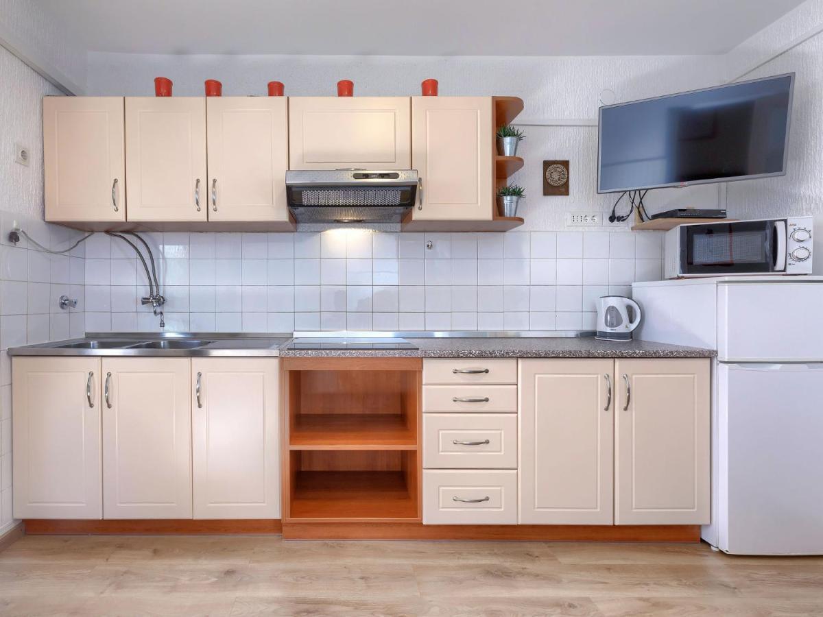 Apartment Zrinka-2 By Interhome Porec Esterno foto